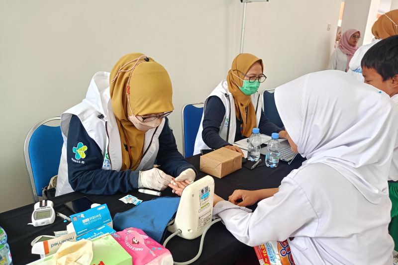 Siswa Sekolah Rakyat Handayani tes kesehatan sebelum masuk asrama