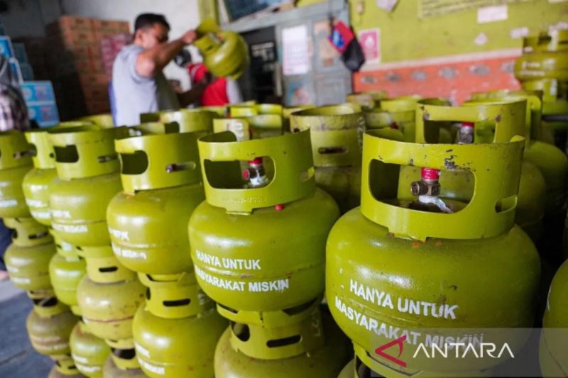 bahlil-sebut-aturan-tarif-lpg-3-kg-masih-dalam-pembahasan
