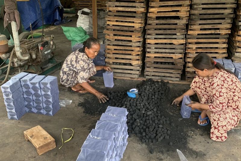pertamina-menghadirkan-inovasi-eco-briket-di-tuban-lewat-kang-ebit