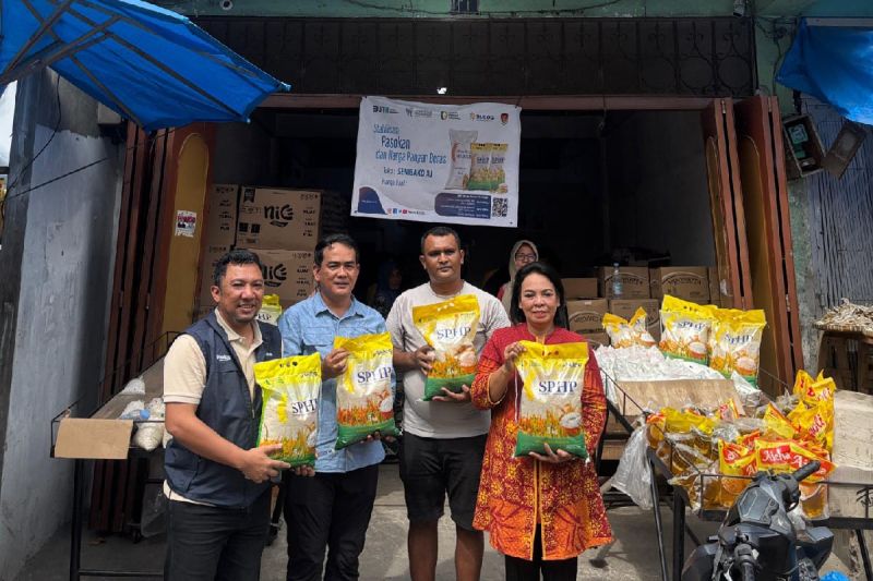 bulog-sumut-salurkan-18-ton-beras-sphp-ke-pasar-stabilkan-harga