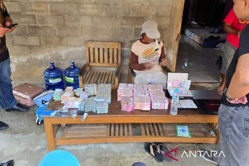 kejati-dki-tangkap-dpo-terkait-kasus-korupsi-bank-jatim-cabang-jakarta