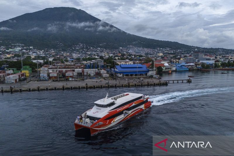 km-express-cantika-08-resmi-beroperasi-ternate-sofifi-ditempuh-dalam-30-menit