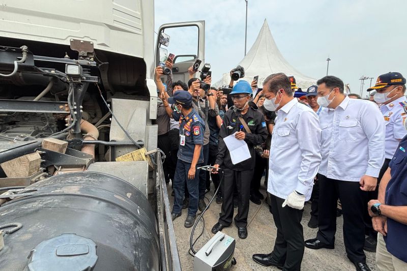 Tekan polusi, KLH dukung pelaksanaan uji emisi truk pengangkut barang