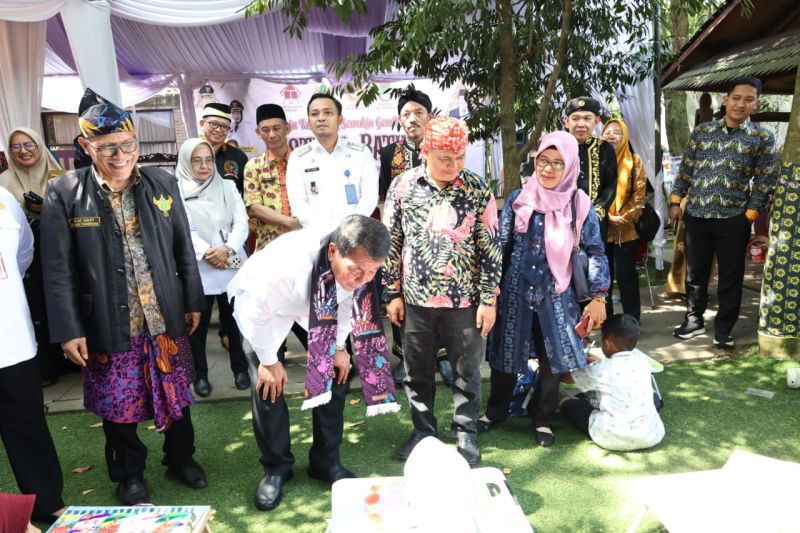 kementerian-umkm-bantu-promosikan-batik-khas-tangerang-ke-e-commerce