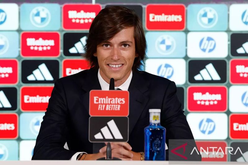 Carreras idolakan Roberto Carlos dan Marcelo