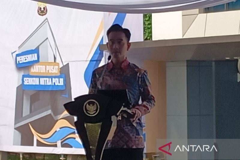 Gibran resmikan Kantor Pusat Senkom Mitra Polri di Jakarta Timur