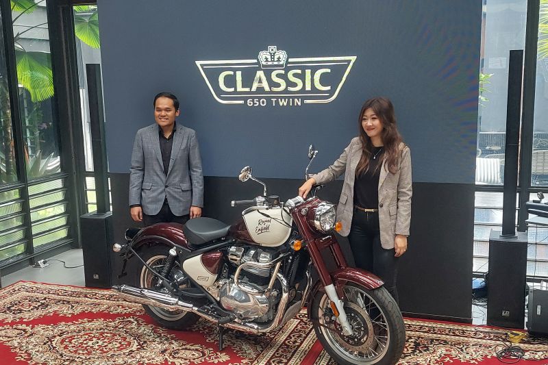 royal-enfield-hadirkan-seri-classic-650-di-indonesia