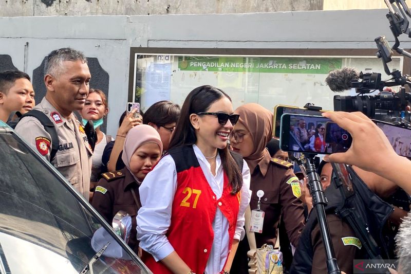 hakim-tolak-eksepsi-nikita-mirzani-dalam-kasus-pemerasan-reza-gladys