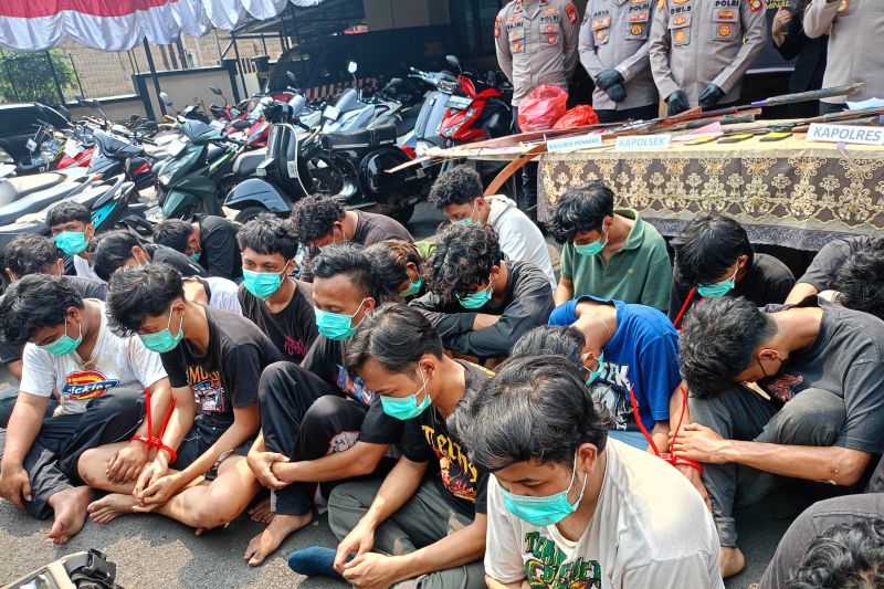 kelompok-tawuran-di-lubang-buaya-ada-satpam-hingga-pegawai-swasta