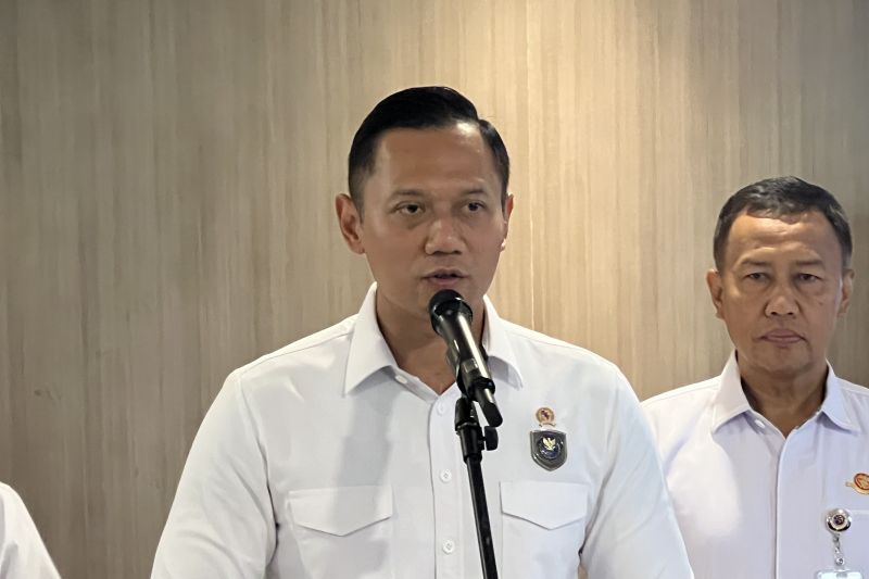 menko-ahy-tiap-truk-keluarkan-rp150-juta-per-tahun-karena-pungli