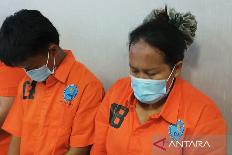 bnnp-dki-tangkap-ibu-dan-anak-yang-jadi-kurir-narkoba