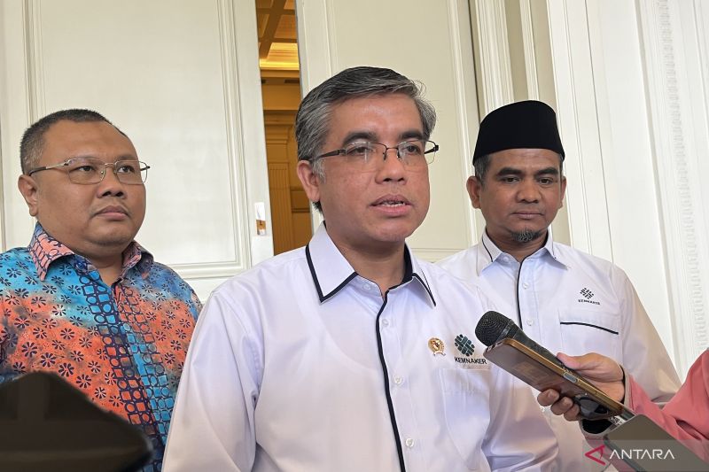 menaker-tarif-baru-as-momentum-ri-perkuat-industri-dalam-negeri