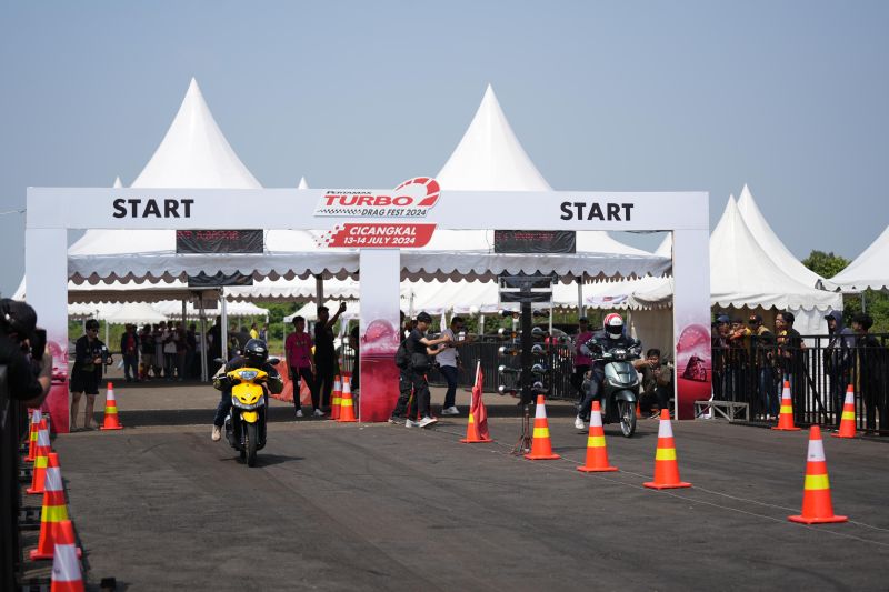 peserta-antusias-ikuti-ajang-pertamax-turbo-drag-fest-2025
