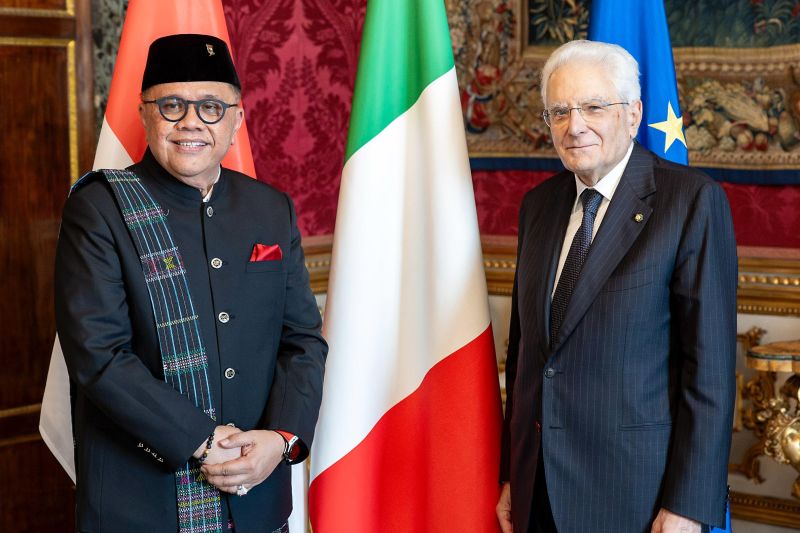 Dubes RI Junimart serahkan surat kepercayaan kepada Presiden Italia