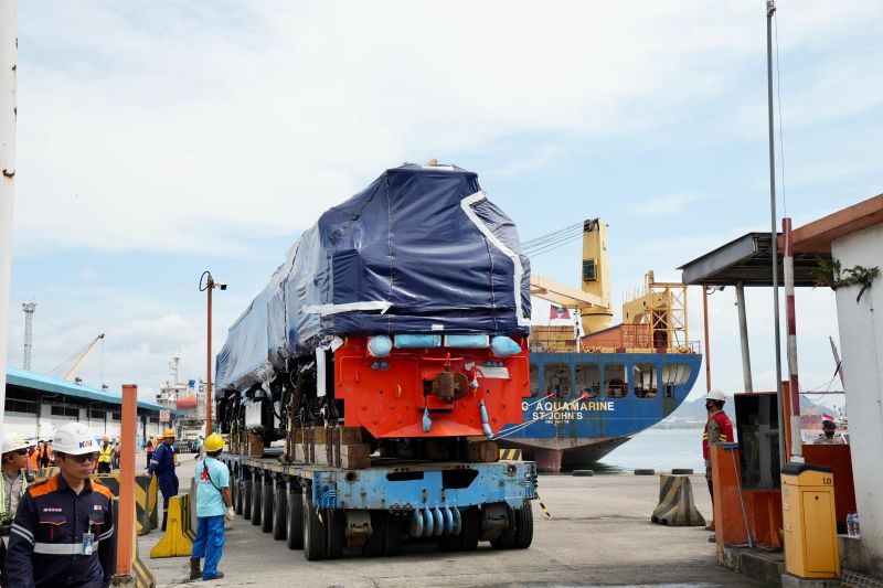 kai-tanjungkarang-terima-13-unit-lokomotif-baru-guna-perkuat-armada