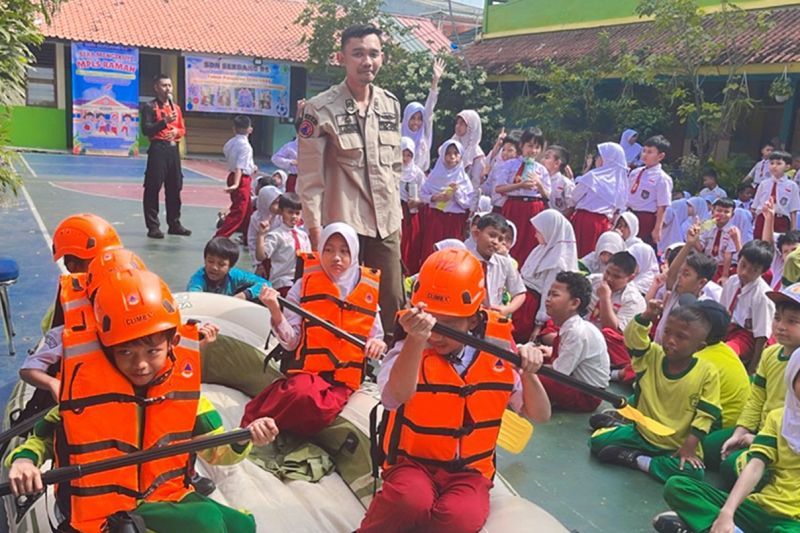 BPBD DKI edukasi waspada bencana di 16 sekolah saat MPLS