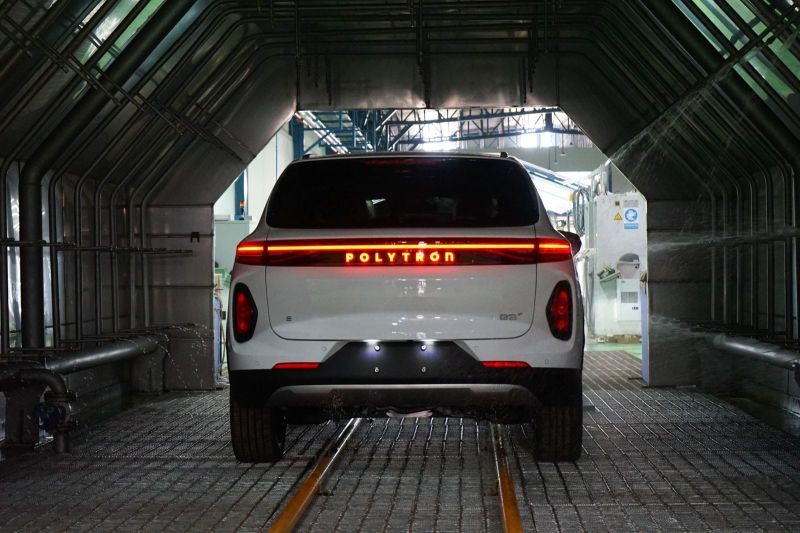 duo-mobil-listrik-polytron-resmi-diproduksi-secara-lokal