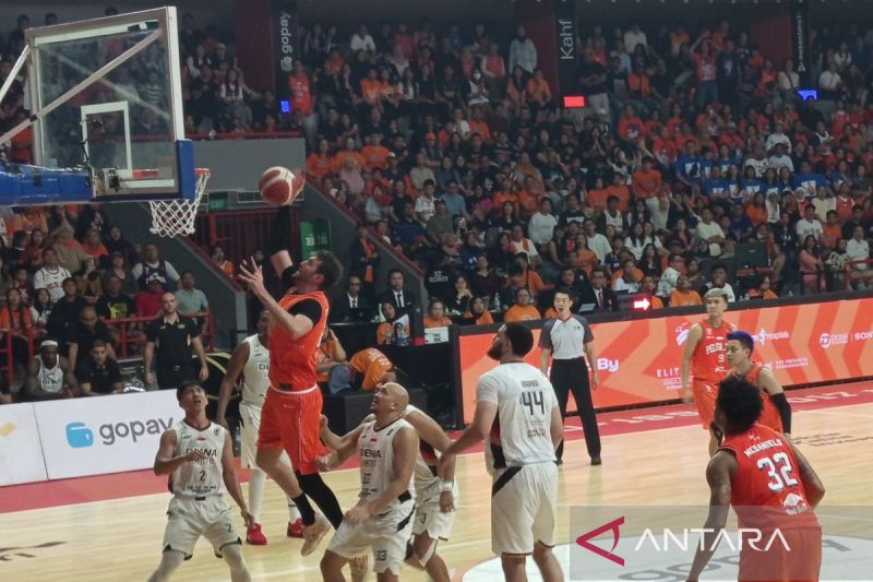 Dewa United paksa Pelita Jaya ke laga ketiga final, usai menang 80-75
