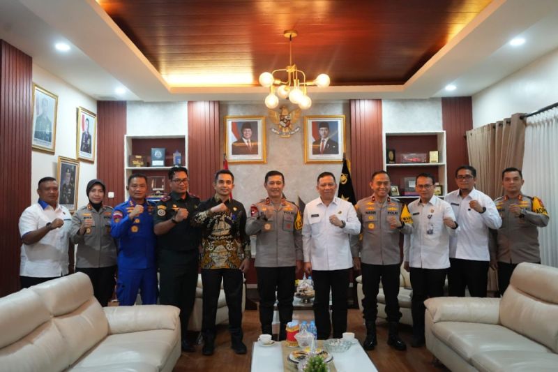 kkp-gandeng-polda-sulsel-laksanakan-kampung-nelayan-merah-putih