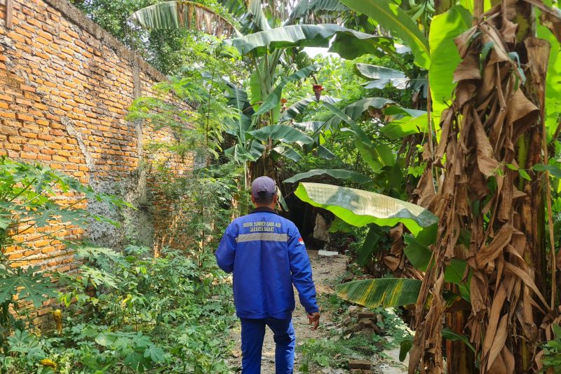 pria-yang-tewas-membusuk-di-kebon-jeruk-diduga-karena-sakit