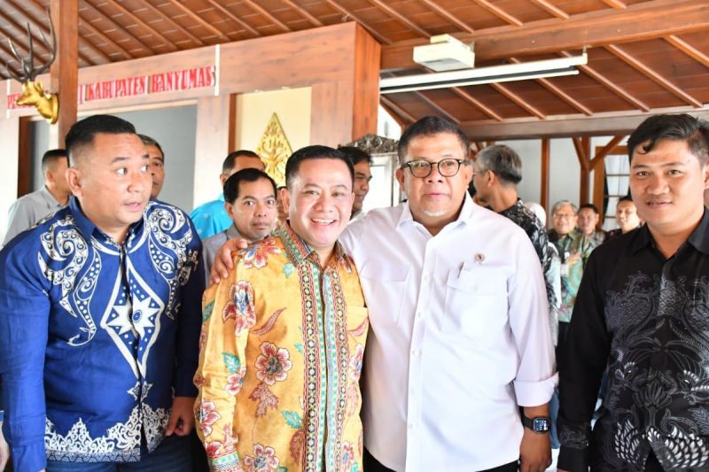 pemkab-pekalongan-ajukan-dana-penataan-kawasan-pesisir-ke-wamen-fahri