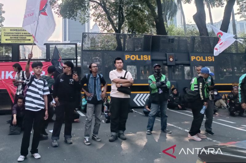 Demo ojol, Jalan Medan Merdeka Selatan arah Gambir ditutup