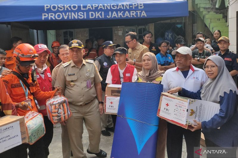 korban-kebakaran-tambora-dapat-bantuan-dari-sudinsos-jakbar