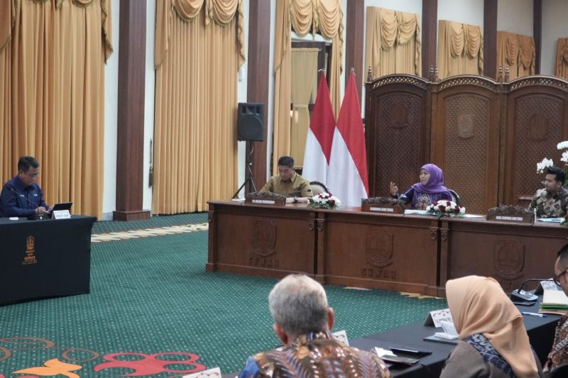 khofifah-sgn-sediakan-70000-ha-lahan-tebu-untuk-swasembada-gula