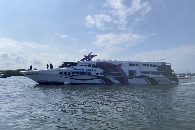 kapal-cepat-banyuwangi-denpasar-kurangi-beban-jalan