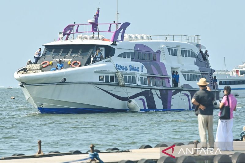 kapal-cepat-express-bahari-1f-mulai-beroperasi-banyuwangi-denpasar-kini-hanya-25-jam