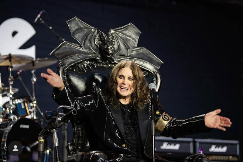 profil-ozzy-osbourne-godfather-of-heavy-metal-meninggal-dunia