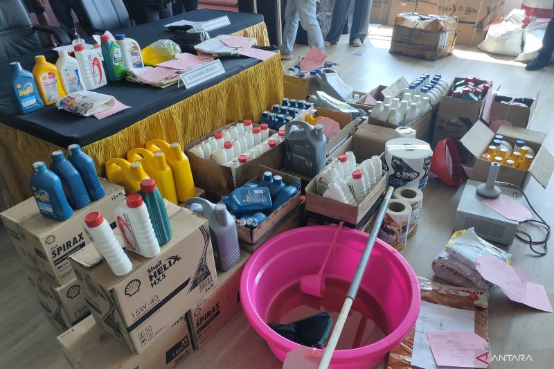 ini-cara-sindikat-di-kembangan-jakbar-produksi-oli-palsu