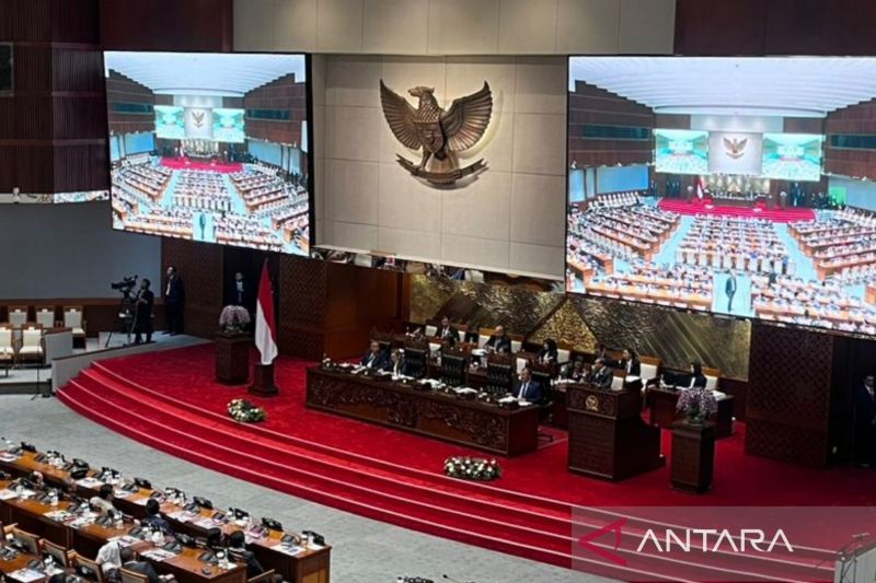 politik-kemarin-rapat-paripurna-dpr-ri-dan-ruu-haji-umrah