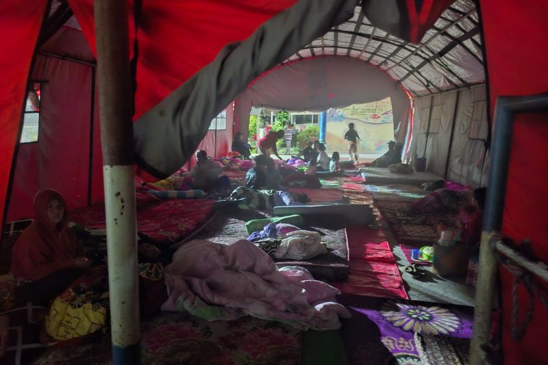 BPBD Poso dirikan tiga posko pengungsian untuk korban gempa