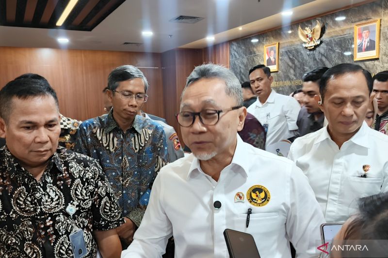 zulhas-pastikan-kopdes-di-tuban-yang-sempat-tutup-beroperasi-kembali