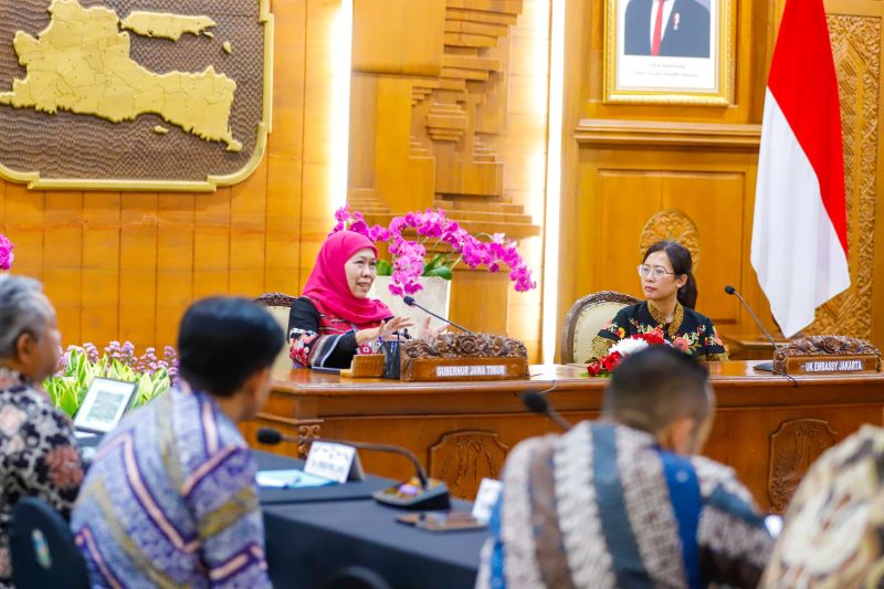 jatim-gandeng-kedubes-inggris-percepat-proyek-kereta-perkotaan