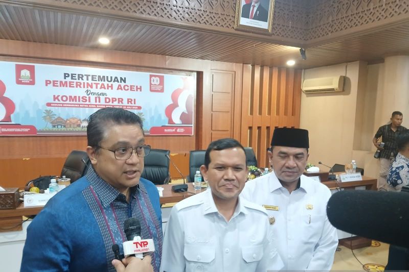 Komisi II DPR upayakan solusi terkait desa dalam kawasan hutan lindung