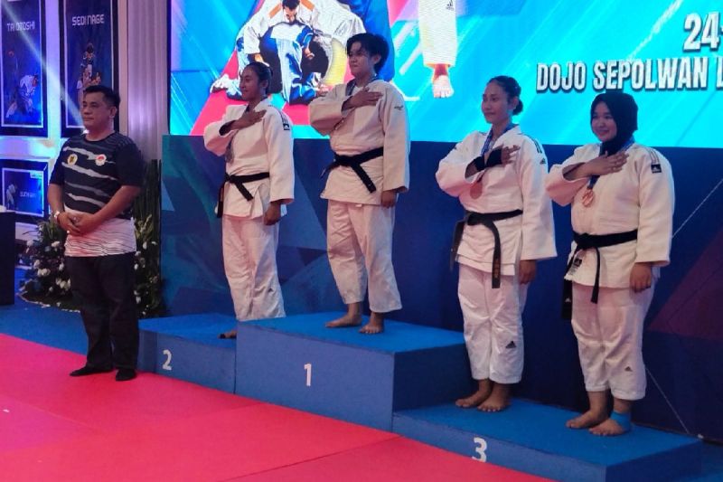 polda-papua-apresiasi-bripda-dita-raih-emas-di-piala-kapolri