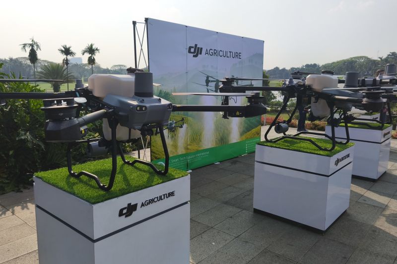 drone-pertanian-canggih-dji-agras-t100-diluncurkan-di-indonesia