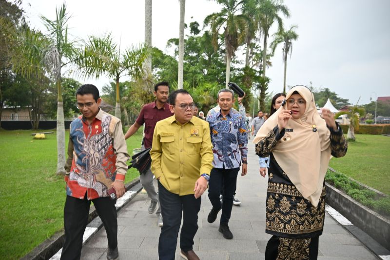 komisi-vii-pelaku-wisata-umkm-harus-kreatif-jadikan-siak-wisata-utama