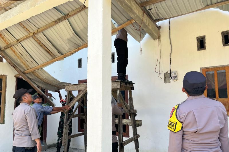 Polres kerahkan 40 personel bantu warga terdampak gempa bumi di Poso