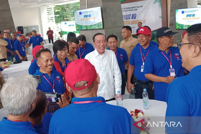 Jokowi curhat soal tuduhan ijazah palsu saat reuni di UGM