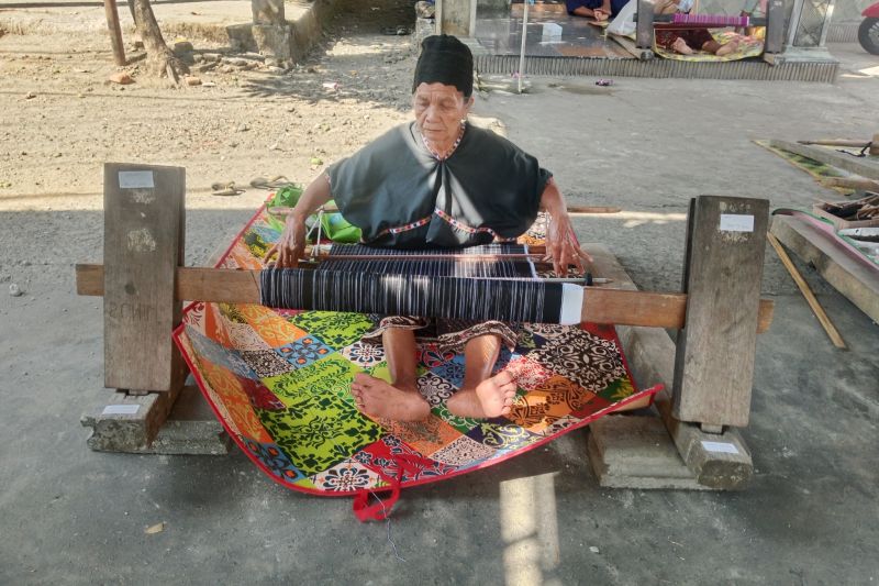 bupati-tetap-lestarikan-budaya-nyesek-untuk-ekonomi-masyarakat