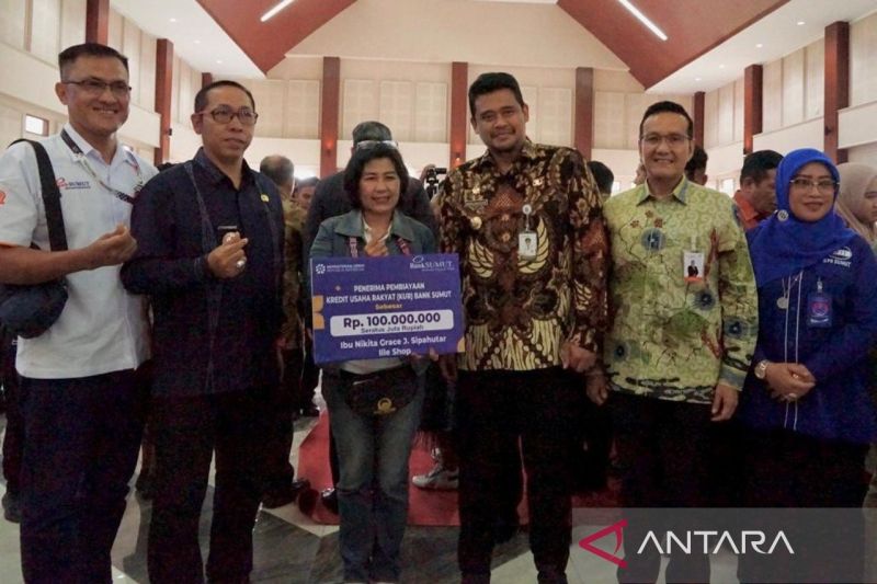 bank-sumut-salurkan-kur-di-festival-kemudahan-dan-perlindungan-usaha
