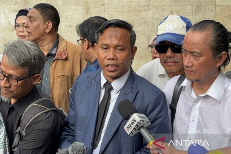 polisi-kembali-panggil-tiga-saksi-terkait-kasus-ijazah-palsu-jokowi