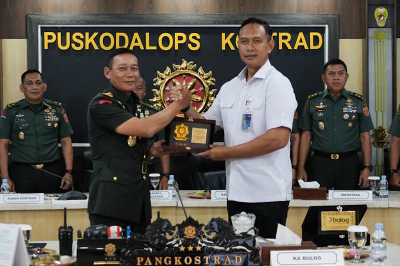 bulog-dan-kostrad-sinergi-distribusikan-pangan-demi-stabilitas-harga