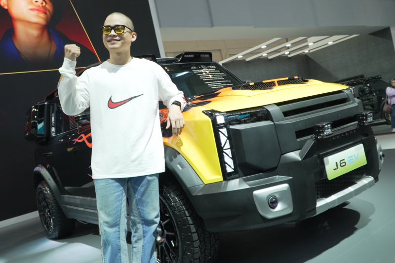 chery-tampilkan-j6-karya-modifikasi-cellos