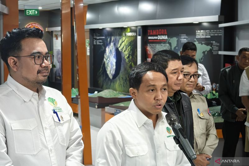 Menhut pertimbangkan ungkap tersangka pembakaran lahan nasional