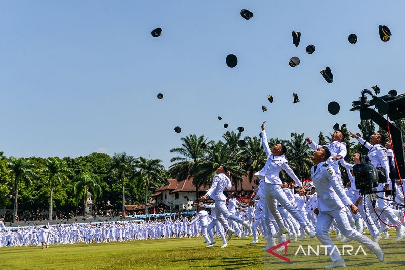 Pelantikan sebanyak 1.110 Pamong Praja Muda IPDN