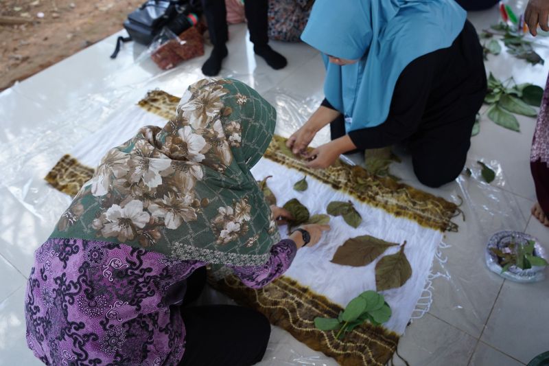 pln-ip-barito-berdayakan-perempuan-desa-lewat-pelatihan-kewirausahaan